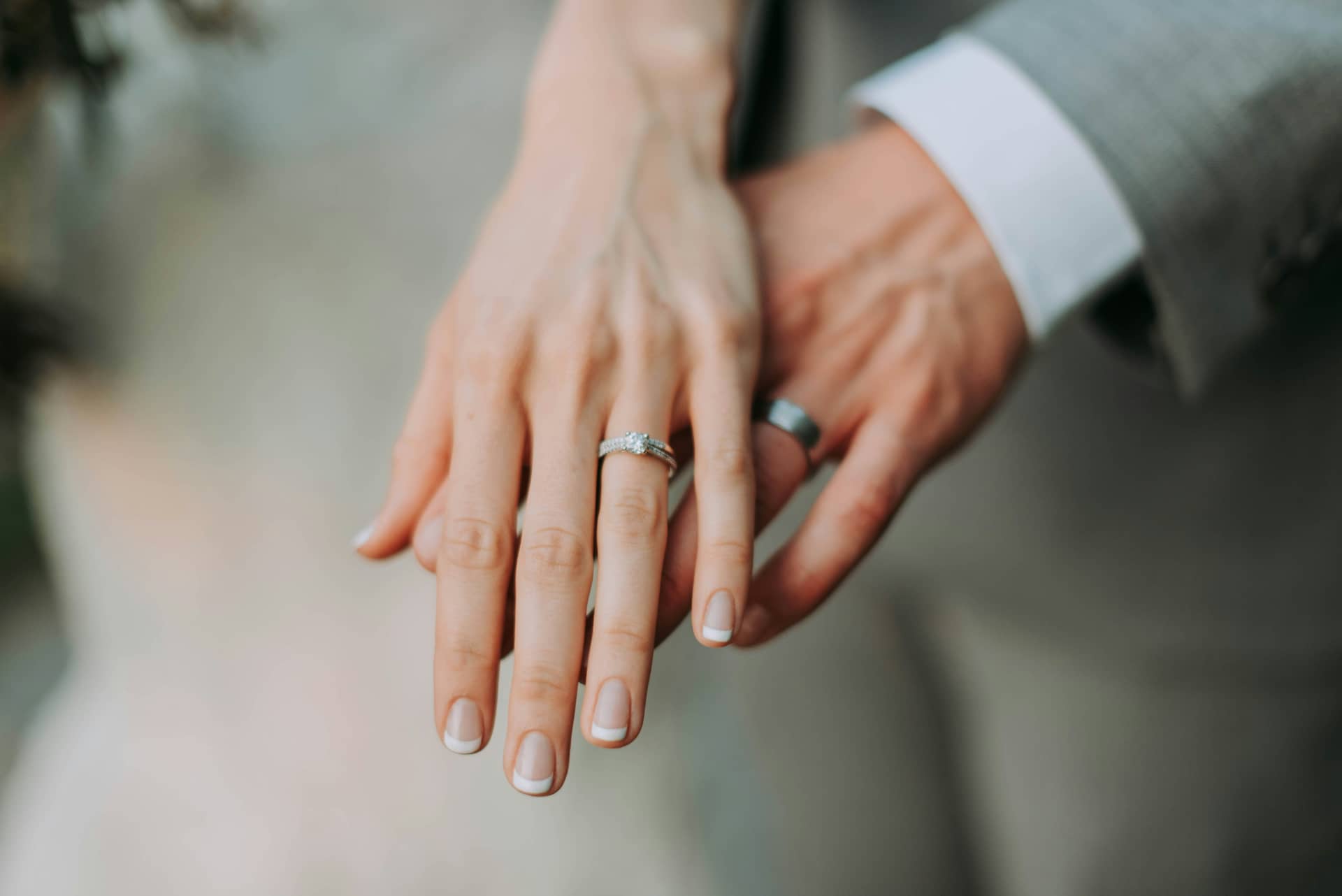 Mr & Mrs Questions: 80 Questions for Hen Parties and Couples