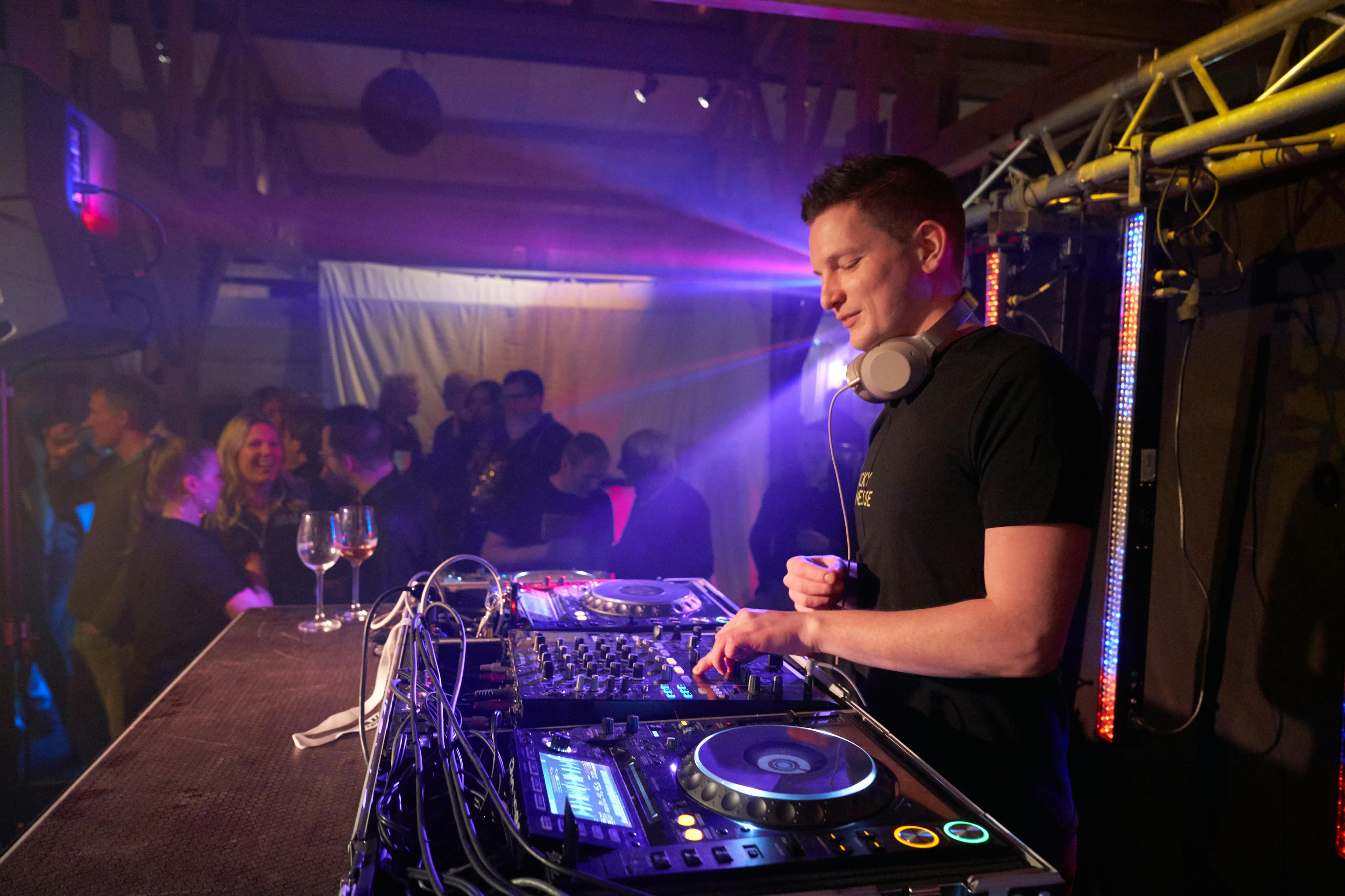 DJ Entertainment - Image 3