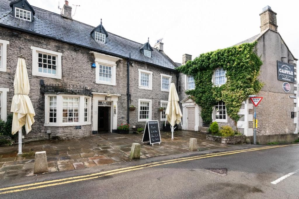 Castleton Inns
