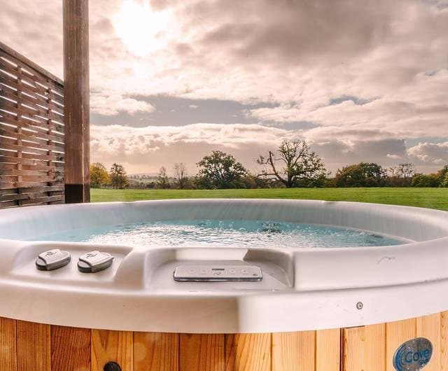 Seaside Lodge — master bedroom, North Devon