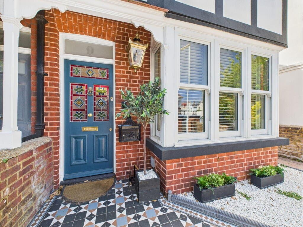 Highfield House — exterior and grounds, Worthing