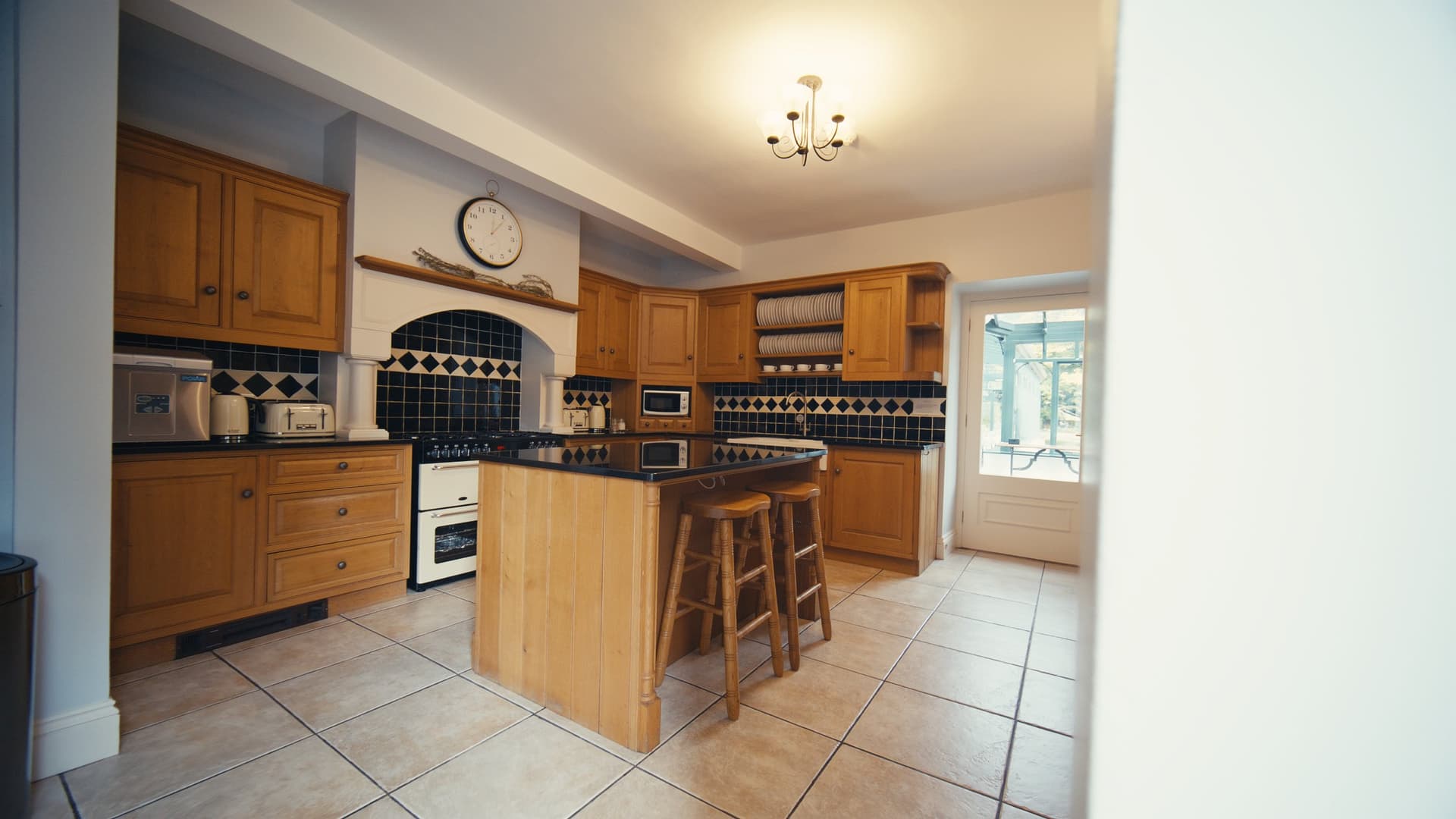 Stretton House — outdoor terrace, Stretton