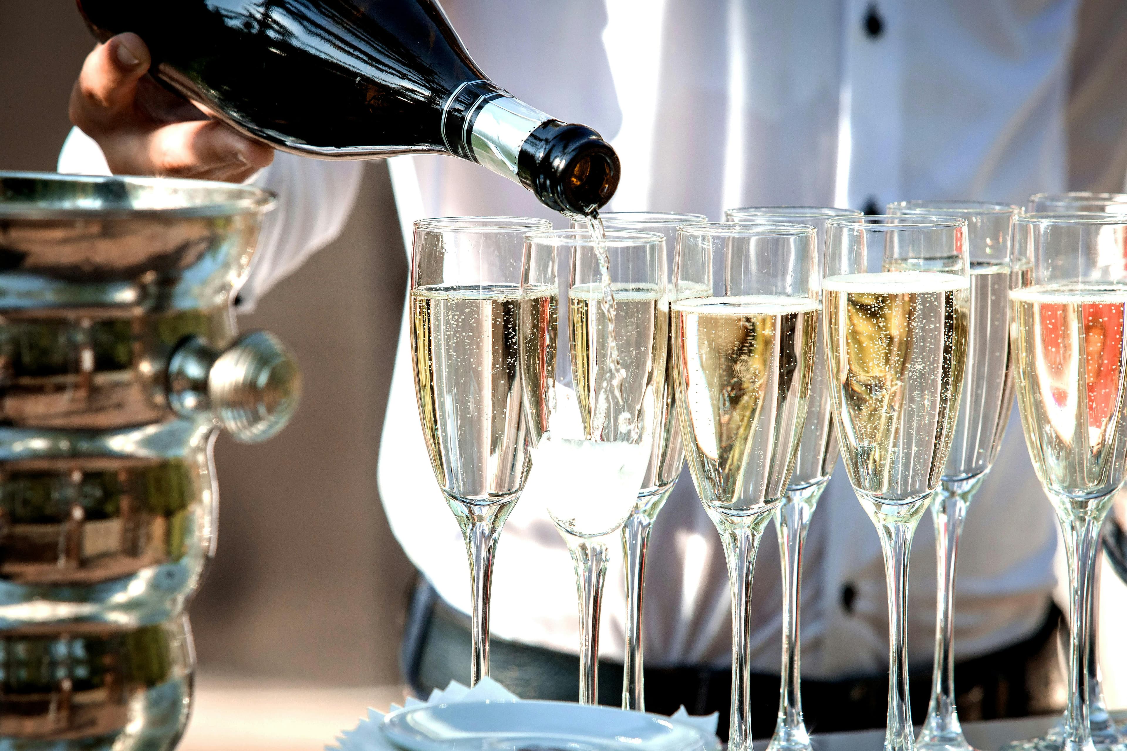 Prosecco Reception for large group stays in the UK