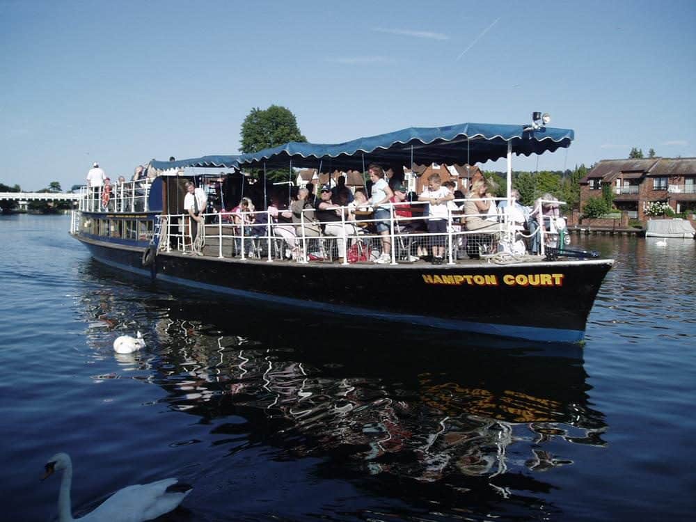 Oxford River Cruise – group experience for your holiday house stay