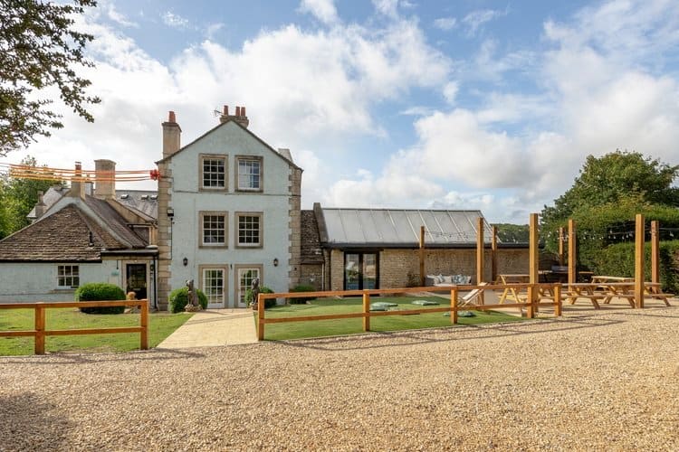 Cotswold Spa House — group accommodation in Badminton