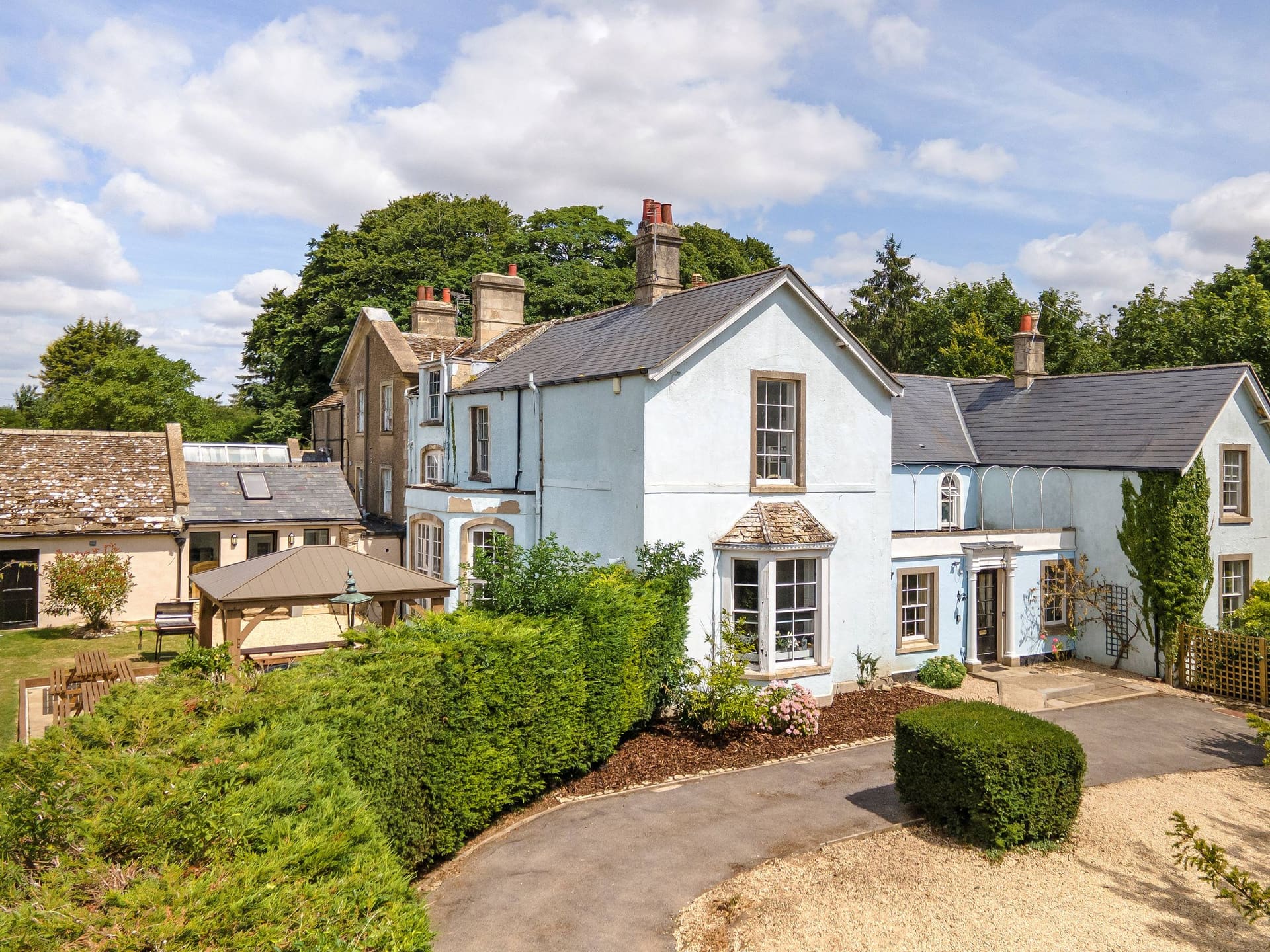 Cotswold Manor House — group accommodation in Badminton