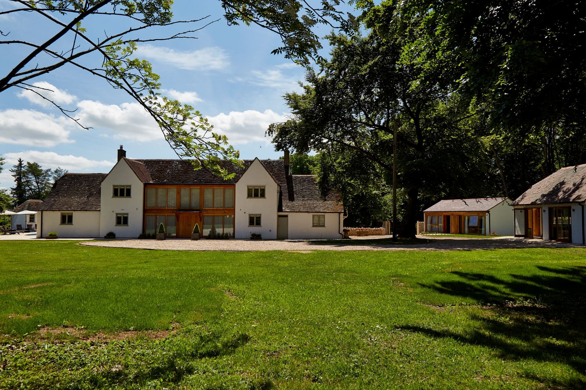 The White House — group accommodation in The Cotwolds