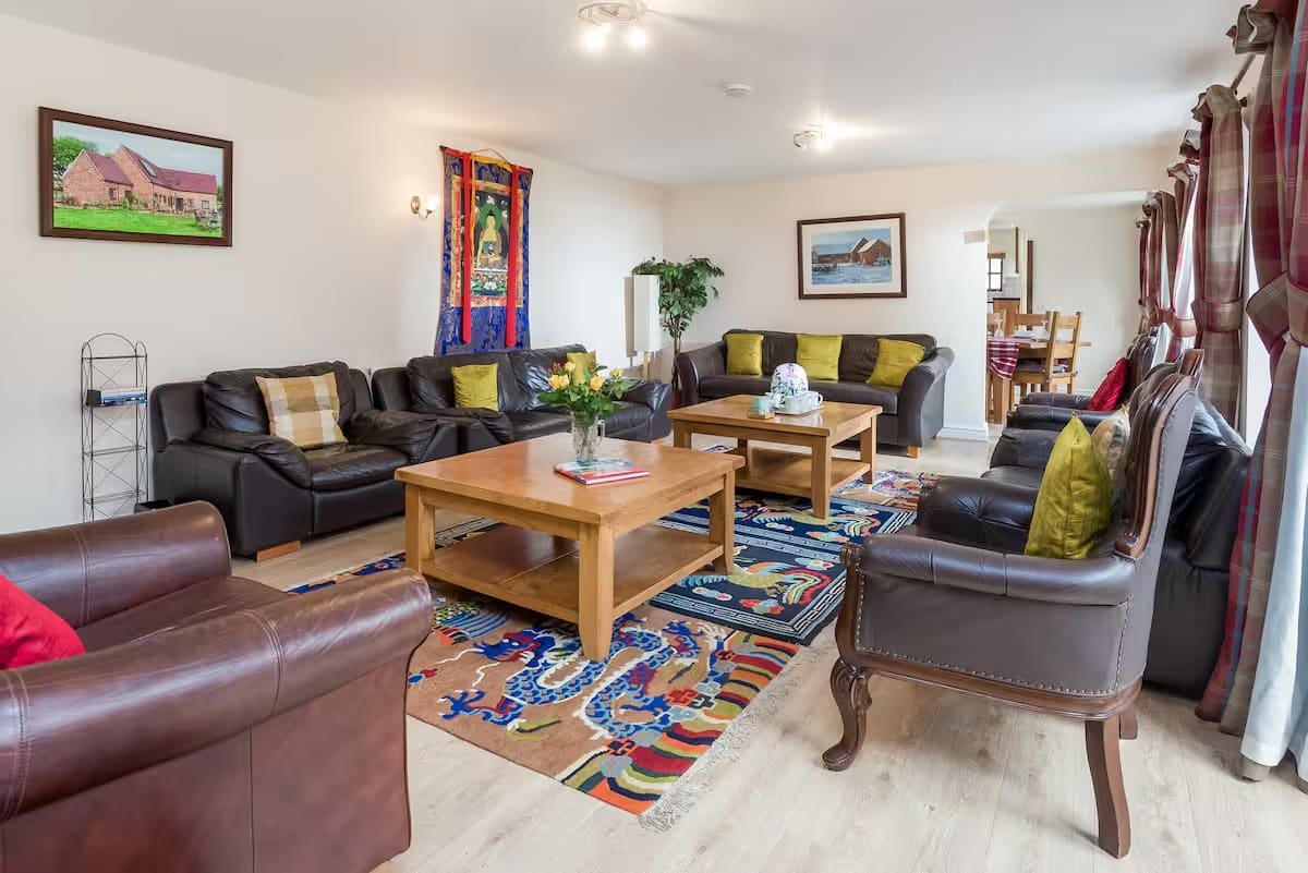 Unicorn Barns — group accommodation in Stratford-upon-Avon