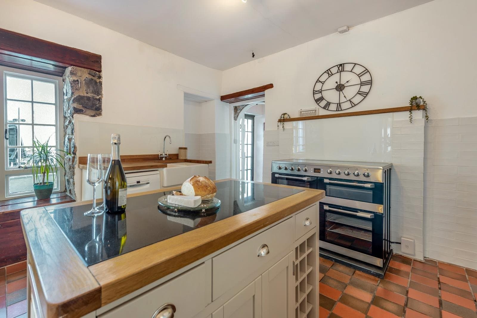 Trebrowen — Fully equipped kitchen, range cooker, 2 dishwashers, 3 fridges, nespresso machine, microwave, kettle