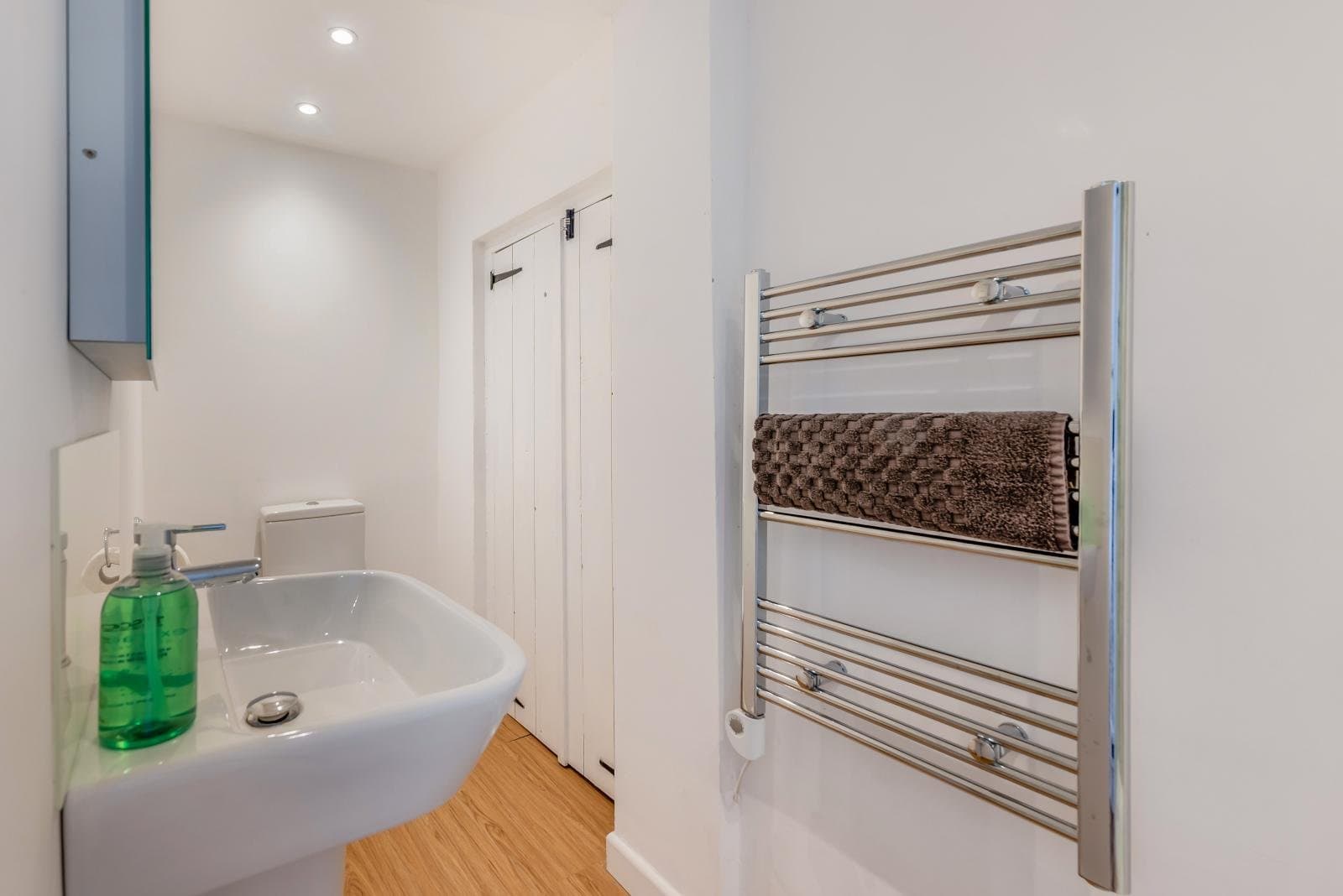 Trebrowen — Bedroom 6 ensuite