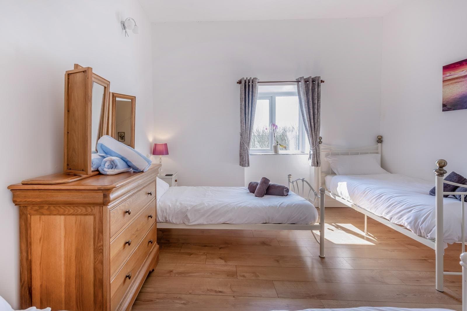 Trebrowen — Bedroom 8 triple
