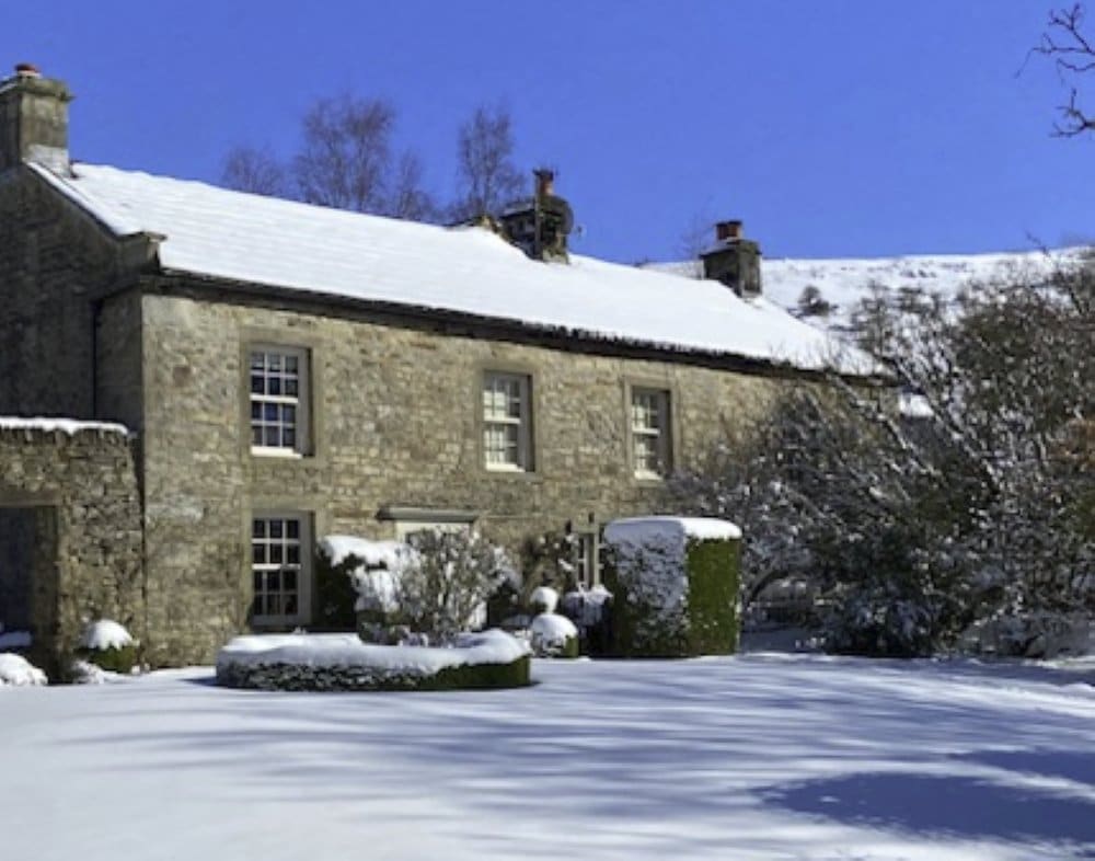 Hilltop House — group accommodation in Starbotton